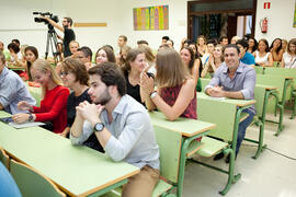 Alumnos y profesores durante la graduación en el CIE de la Universidad de Málaga. Centro Internac...