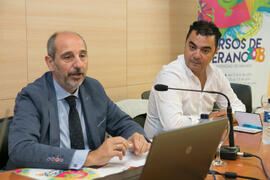 Manuel Camas presenta la conferencia de Juan Carlos Martínez "Agentes influyentes y estado d...