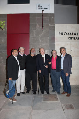 Foto de grupo. Inauguración de la plaza Pintor Eugenio Chicano. Málaga. Noviembre de 2016