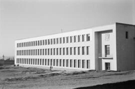 Construcción de la Escuela de Peritos Industriales en El Ejido. Diciembre de 1957. Málaga (España).