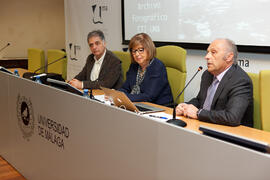 Joaquín Canca, Adelaida de la Calle y Javier Ramírez en la presentación del Archivo Fotográfico H...