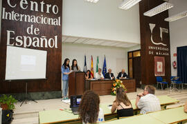 Intervención de dos alumnas del CIE-UMA en su graduación el Día del Español. Centro Internacional...