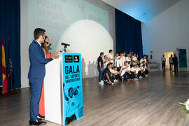 Entrega del premio Inclusión a los miembros de la Fundación Málaga Club de Fútbol EDI- Málaga Gen...