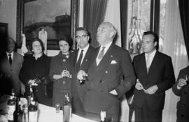 Francisco García Grana junto con otras personalidades en el acto de la alcaldía. Ayuntamiento de ...