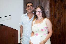 Carlos Javier Duarte con una alumna en su graduación. Centro Internacional de Español. Julio de 2014