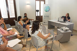 Cursos de verano 2012 de la Universidad de Málaga. Comunicar la gestión pública en tiempos de cri...