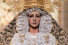 Imagen de María Santísima de la Esperanza en la Casa Hermandad de la Archicofradía del Paso y la ...