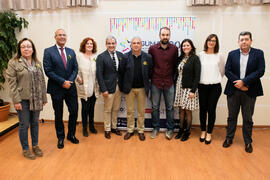 Foto de grupo previa a la conferencia "Dialogando", con Aitor Sánchez. Facultad de Medi...
