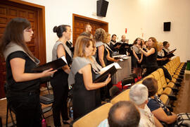 El coro en el homenaje al personal que cumple 25 años al servicio de la Universidad de Málaga y p...