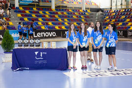 Grupo de voluntarias. Ceremonia de clausura del Campeonato del Mundo Universitario de Balonmano. ...