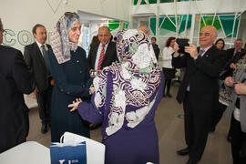 Rana Chaar en la inauguración de la Oficina de la Universidad de Sharjah, Emiratos Árabes. Jardín...