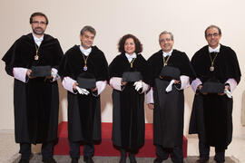 Retrato de grupo previo a la imposición de la Medalla de Oro de la Universidad de Málaga a la Uni...