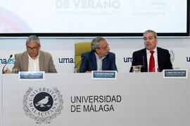 Diego Vera, José Ángel Narváez y Amador Fraile. Presentación de los Cursos de Verano 2019. Edific...