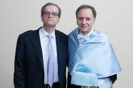 Retrato de Carlos Pérez San Emeterio y Antonio Soler previo a su investidura como Doctor "Ho...