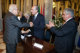 Francisco de la Torre felicita a Eugenio Chicano por su nombramiento como miembro de la Real Acad...