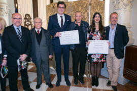 Foto de grupo tras la entrega de los II Premios de Investigación de la Cátedra de Estudios Cofrad...