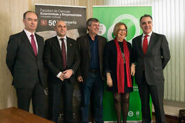 Foto de grupo previa a la inauguración de las IX Jornadas Andaluzas de Enseñanza de Economía. Fac...