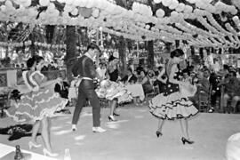 Feria de Málaga. Baile en la caseta oficial de la feria del Real. Julio de 1963