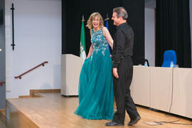 La soprano Ascensión Padilla y el pianista Ernesto Gabaldón tras su actuación. Graduación y claus...
