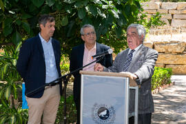 Juan Teodomiro López, José Ángel Narváez y Alfredo Asensi. Inauguración de la glorieta Botánicos ...