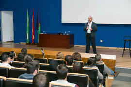 Eugenio José Luque presenta la conferencia de David Meca "Gestión del talento". Seminar...