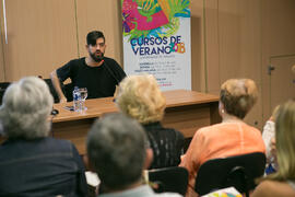 Manu Sánchez pronuncia su conferencia "El humor, un asunto muy serio". Curso de Verano ...
