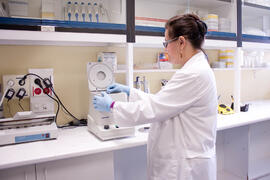 SCAI: Servicios Centrales de Apoyo a la Investigación. Biología Molecular. Campus de Teatinos. Ma...