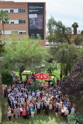 Foto de grupo tras el acto conmemorativo del 50 Aniversario de la Facultad de Económicas. Faculta...