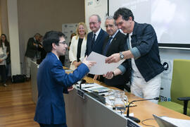 Antonio Banderas entrega el premio. Acto de la Fundación Lágrimas y Favores. Entrega de los Premi...