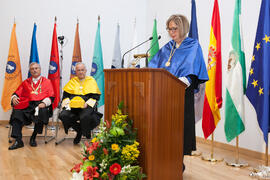 Adelaida de la Calle en su imposición de la Medalla de Oro de la Universidad de Málaga. Paraninfo...
