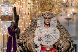 Imagen de María Santísima de la Esperanza en la Casa Hermandad de la Archicofradía del Paso y la ...