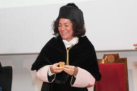 Pilar Aranda en la imposición de la Medalla de Oro de la Universidad de Málaga a la Universidad d...