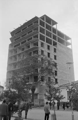 Málaga. Construcción de edificio nº 35-37 de Calle Sevilla. Enero de 1963