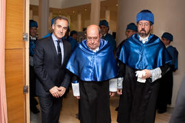 Miguel Porras y Manuel Marí con Antonio García-Bellido en su investidura como Doctor "Honori...