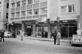 Málaga. Fachada de las nuevas oficinas de Iberia, edificio Málaga. Junio de 1963