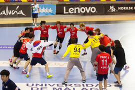 Jugadores coreanos celebran la victoria. Partido Japón - Corea del Sur. Categoría masculina. Camp...