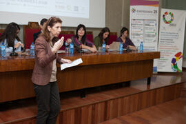 Isabel Abad presenta la mesa redonda "Innovación y emprendimiento social". Seminario &q...