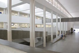 Interiores del Complejo de Estudios Sociales y de Comercio. Campus de Teatinos. Febrero de 2016