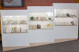 Inauguración de la exposición "El Bosque en Palabras". Biblioteca General. Mayo de 2011