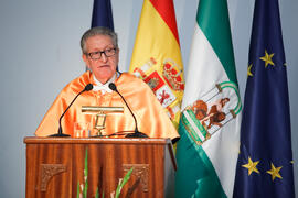 Investidura como Doctor "Honoris Causa" de D. Jaime Gil Aluja por la Facultad de Económ...