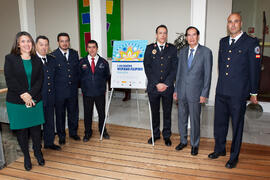 María Angeles Rastrollo con Carlos C. Salinas y miembros de Bomberos en Acción ONGD antes de la i...