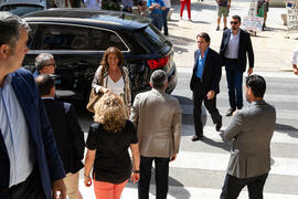 Llegada de Ana Botella y José María Aznar momentos previos al encuentro en los Cursos de Verano d...