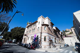 Edificio del Rectorado tras la restauración de su veleta. Málaga. Febrero de 2019