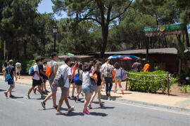 Alumnos entrando al parque. Aventura Amazonia Marbella. Olimpiada Española de Economía, Fase Naci...