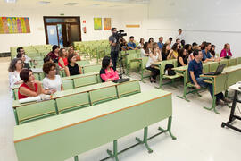 Alumnos y profesores durante la graduación en el CIE de la Universidad de Málaga. Centro Internac...