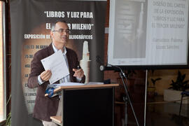 Gregorio García Reche en la inauguración de la exposición 'Libros y luz para el tercer milenio'. ...