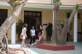 Alumnas en el patio. Centro Internacional de Español. Málaga. Junio de 2014