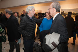 Momentos previos a la inauguración de la exposición "Paisajes Andaluces", de Eugenio Ch...