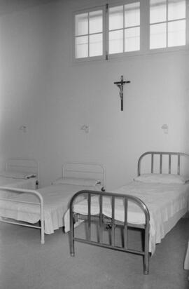 Málaga. Sala de enfermería de la Plaza de Toros de la Malagueta. Agosto de 1963