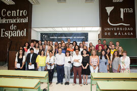 Foto de grupo. Graduación de los alumnos del CIE de la Universidad de Málaga. Centro Internaciona...